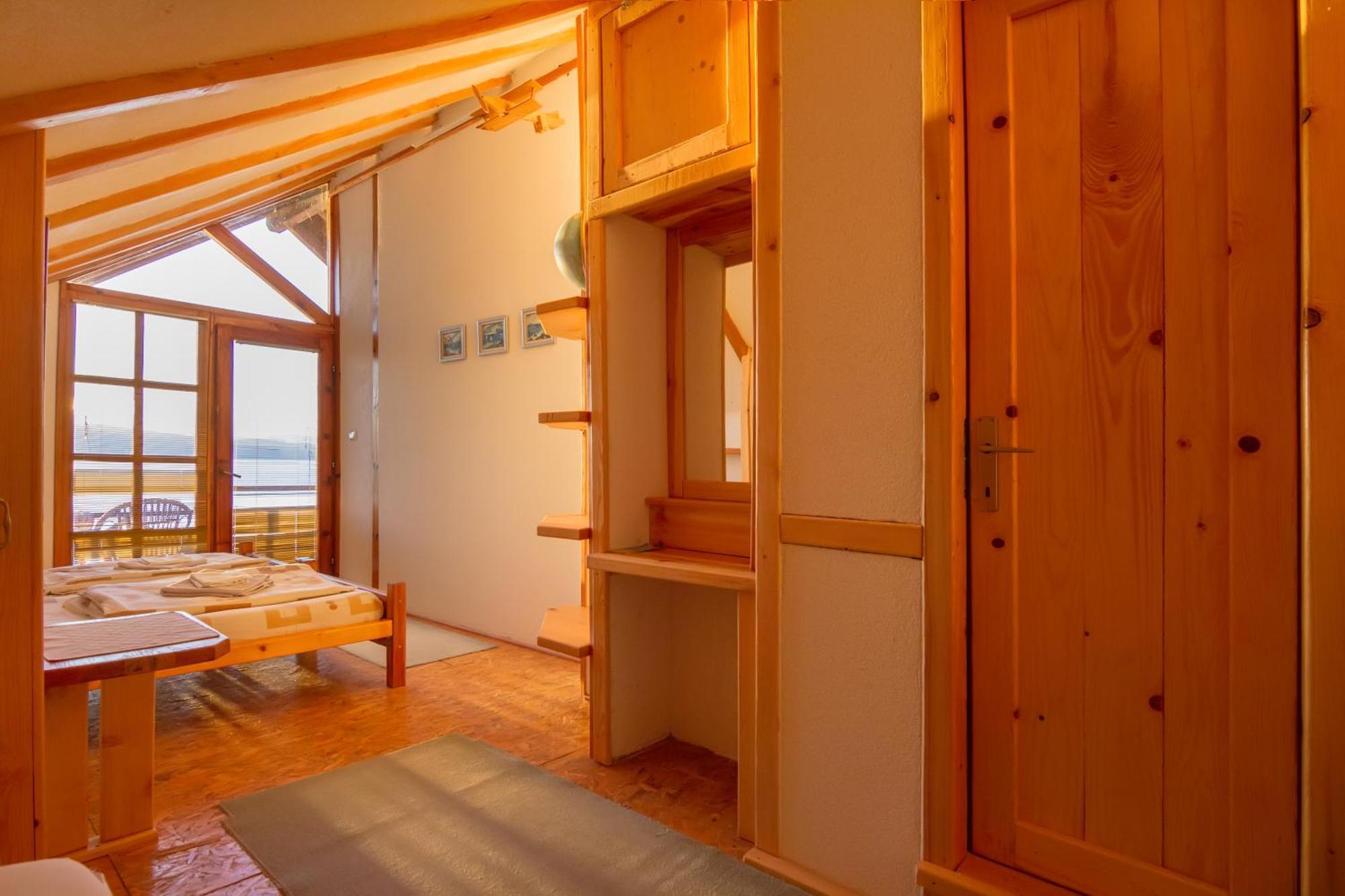 Robinson Sunset Guest House Lagadin Szoba fotó